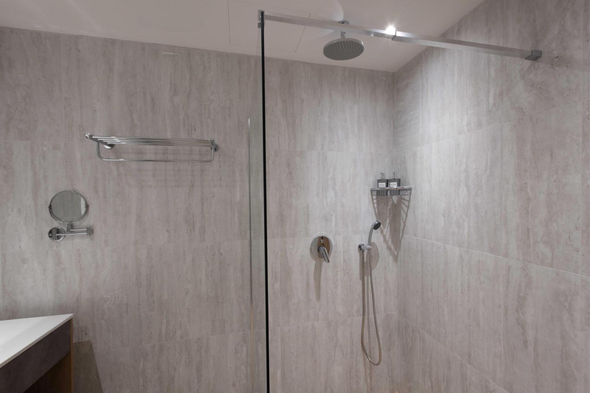 University Boutique Rooms ムサイダ エクステリア 写真